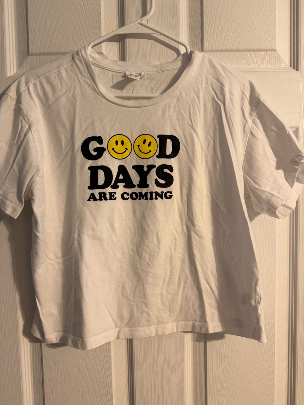Forever 21 Good Days Are Coming Smiley Graphic Tee Size L